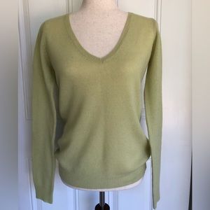 ANN TAYLOR 100% Cashmere Womens Sweater.  V Neck. EUC. Size Small